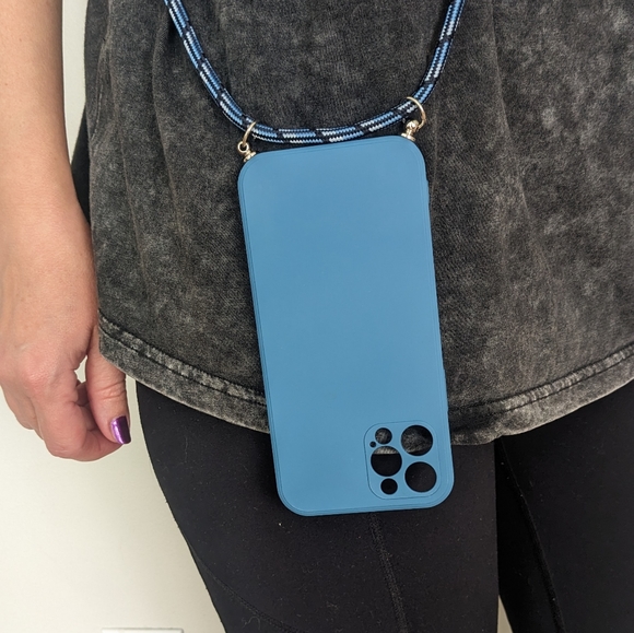 NWOT iPhone 14 pro adjustable strap case - Picture 4 of 4